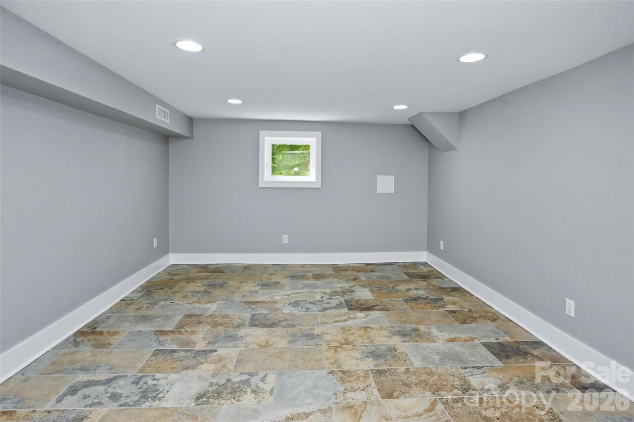 Listing Photo 29