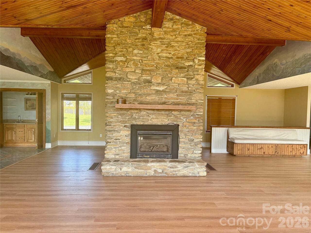 Listing Photo 6
