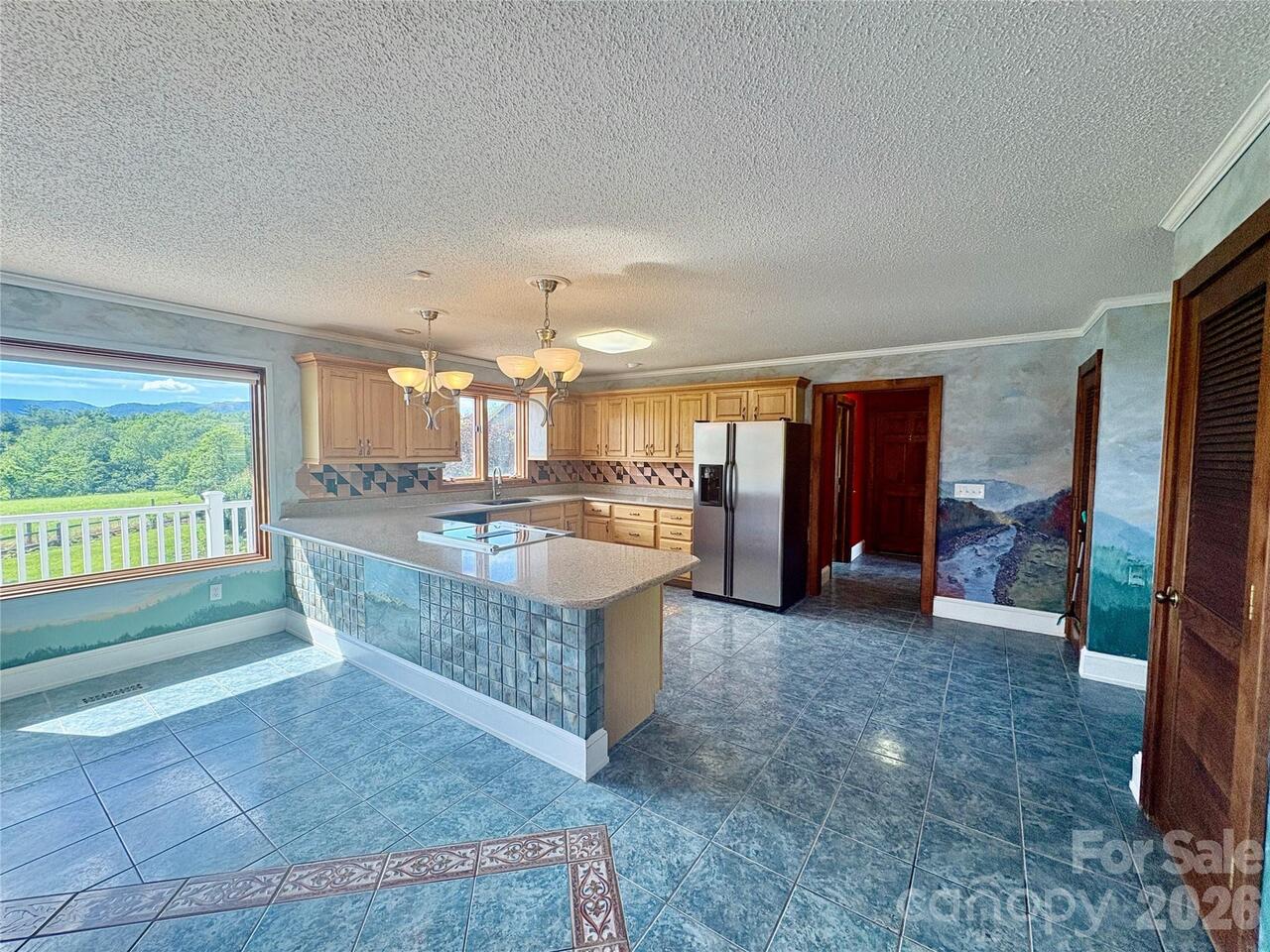 Listing Photo 10