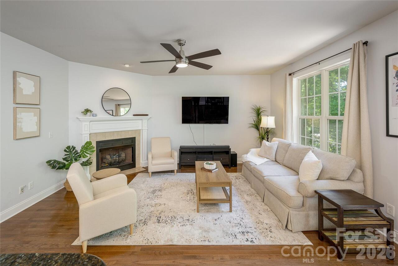 Listing Photo 6