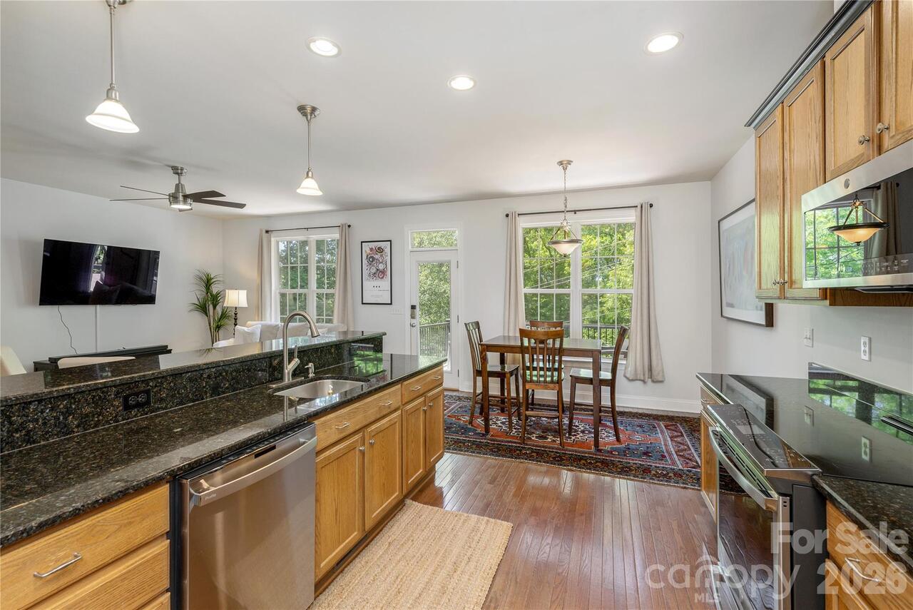 Listing Photo 10