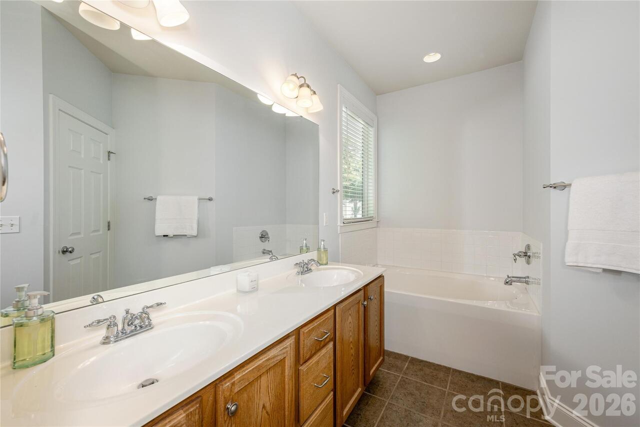 Listing Photo 14