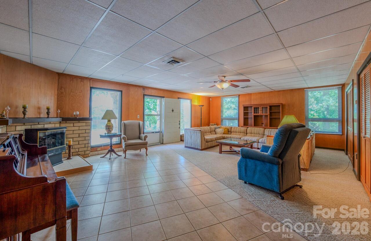 Listing Photo 6