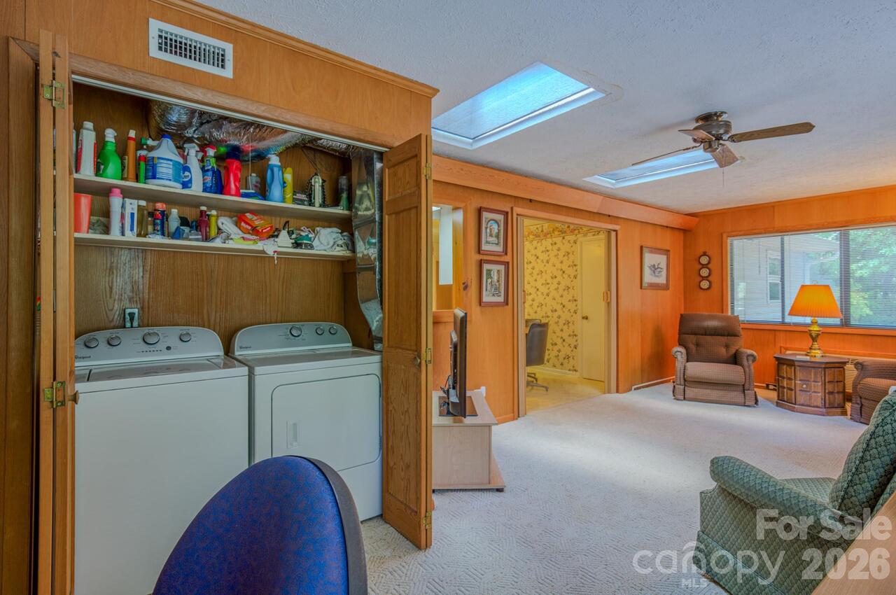 Listing Photo 10