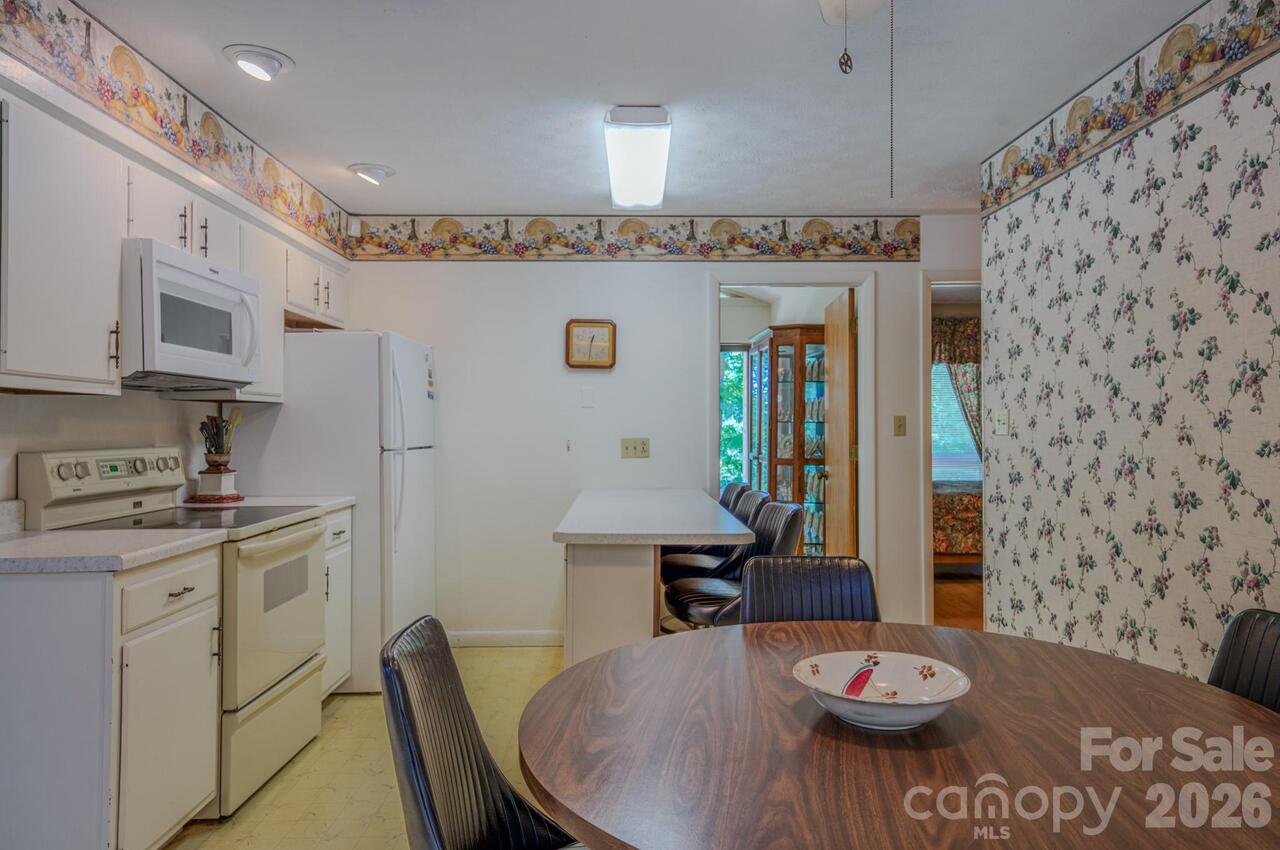Listing Photo 15
