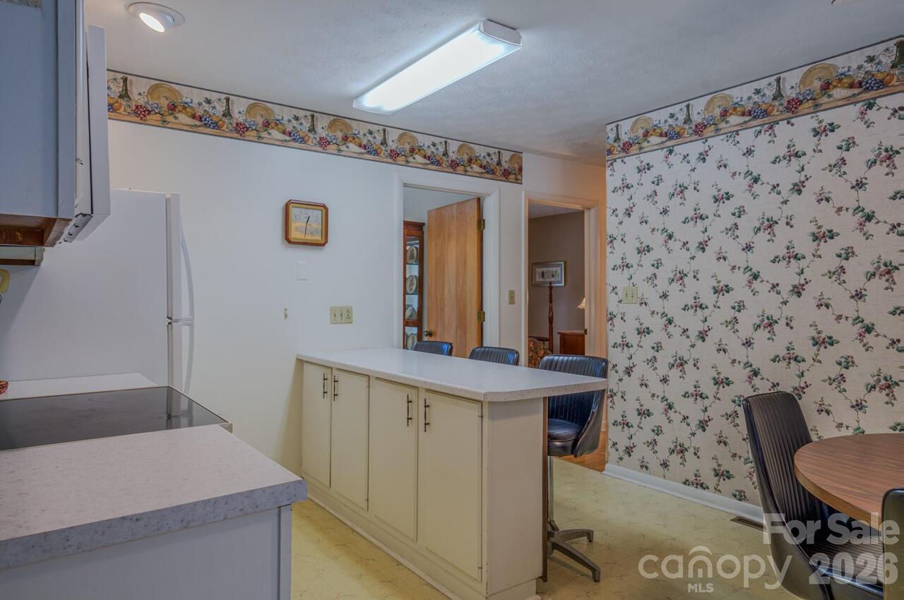 Listing Photo 16