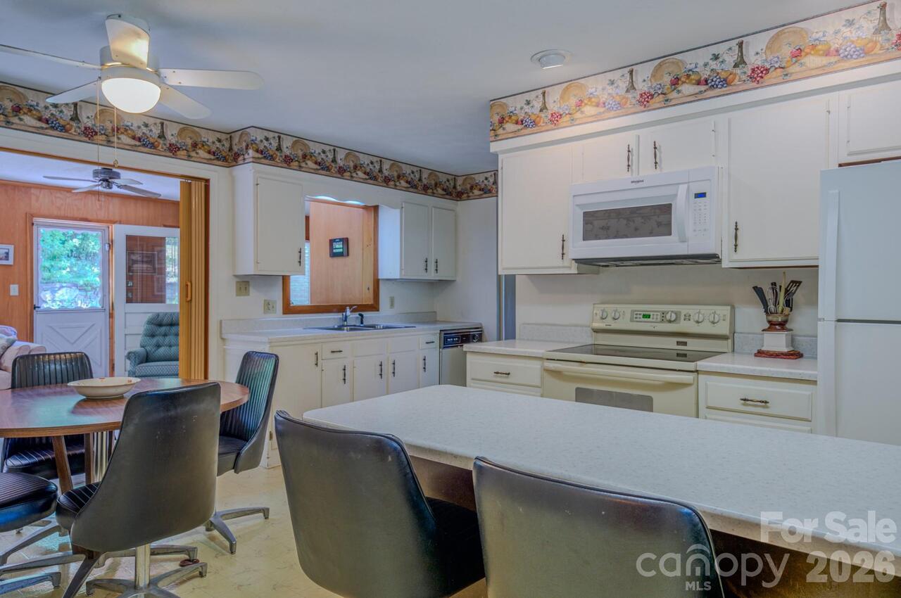 Listing Photo 17