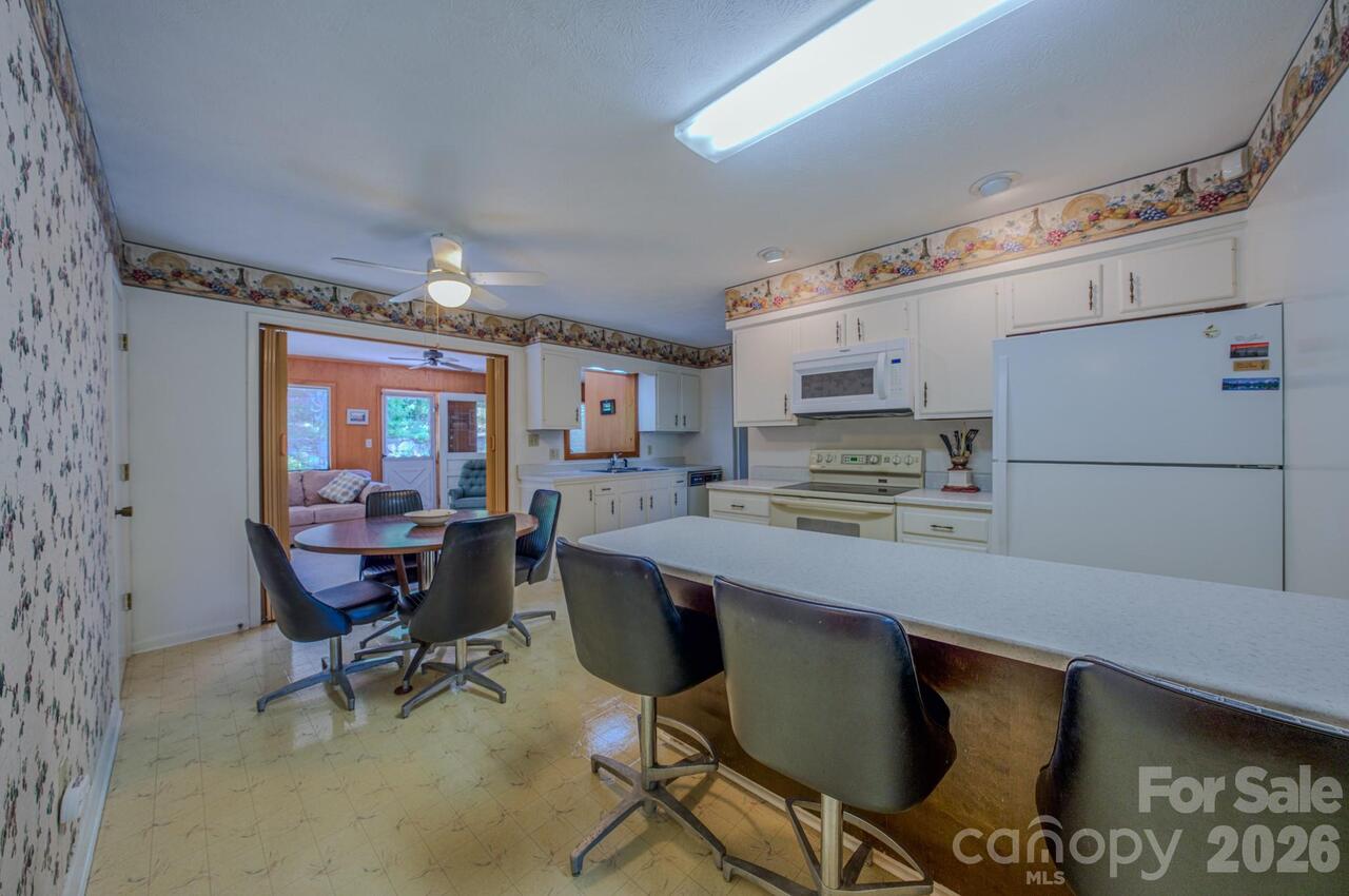 Listing Photo 18