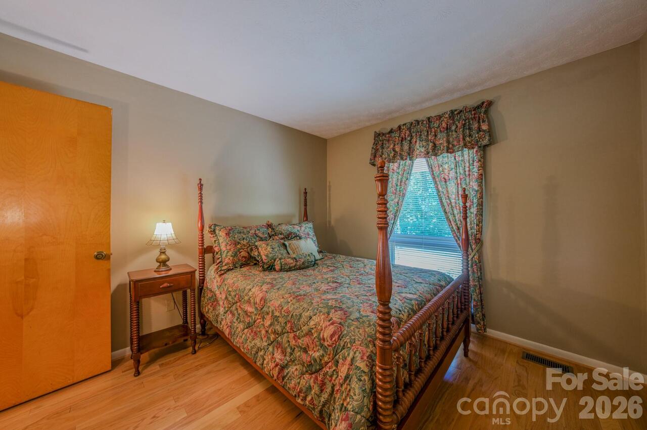 Listing Photo 21