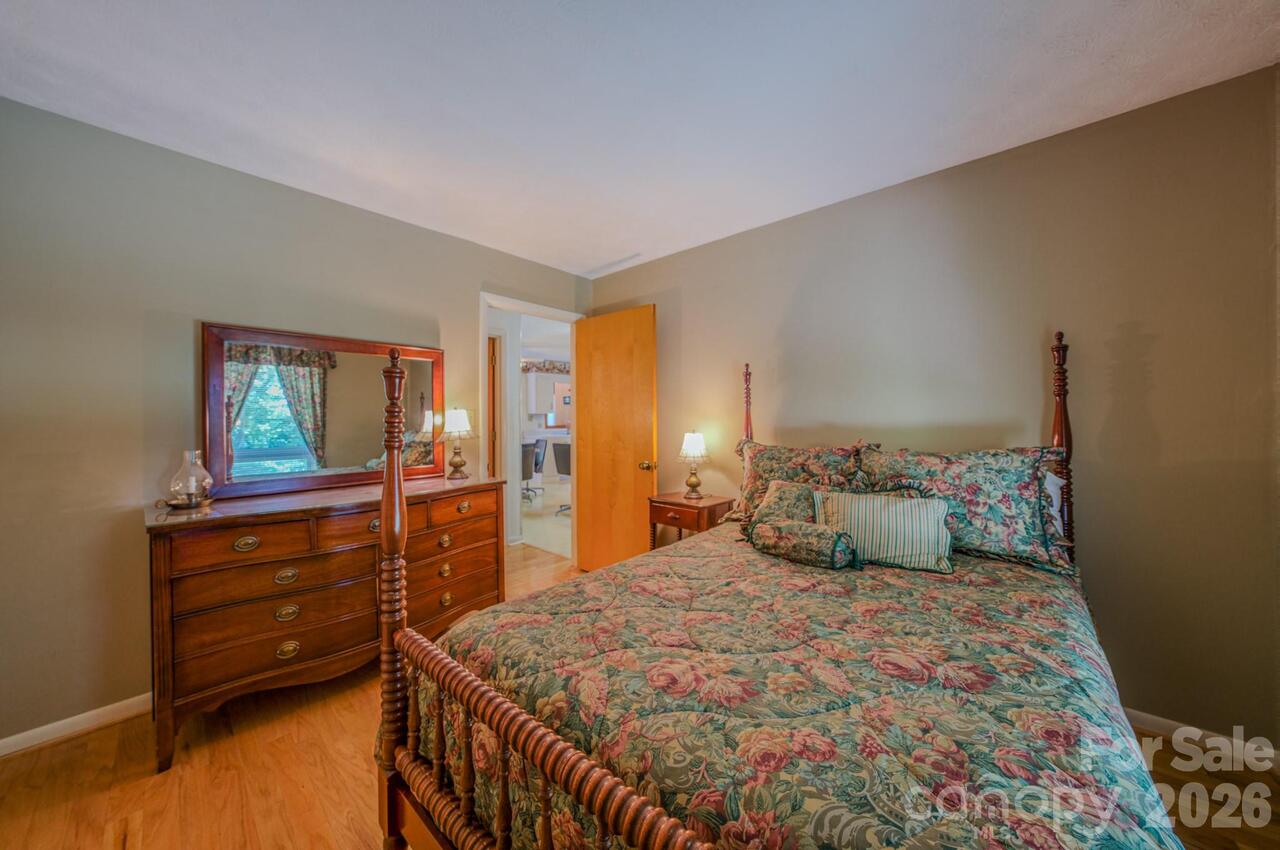 Listing Photo 22