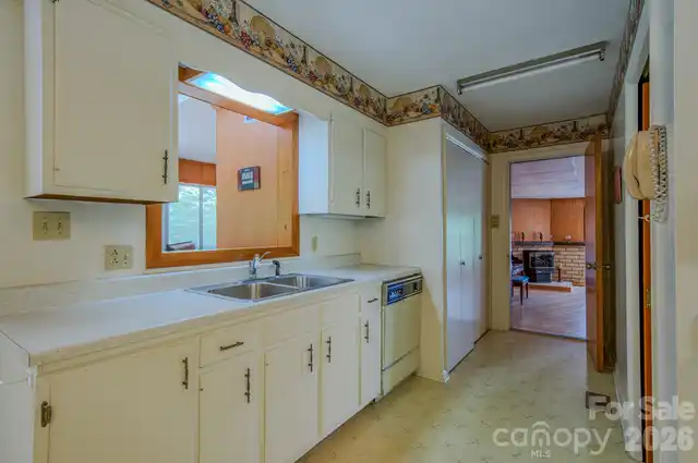 Listing Photo 13