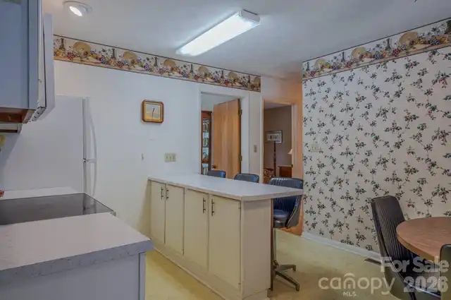 Listing Photo 16