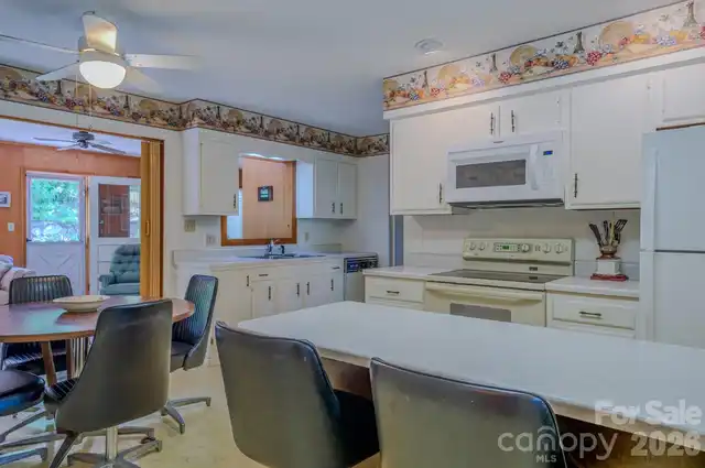 Listing Photo 17
