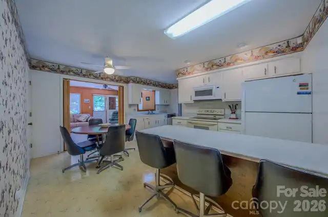 Listing Photo 18