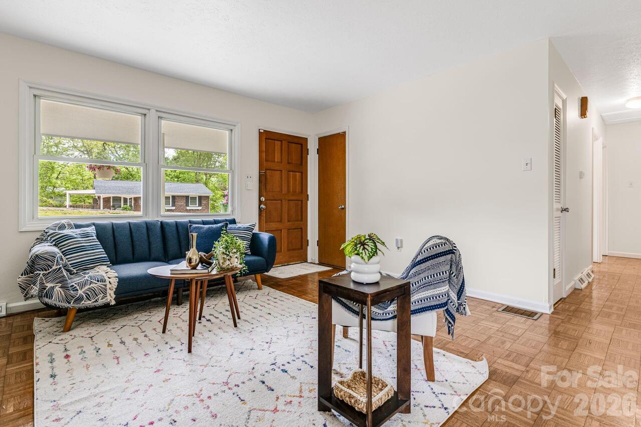 Listing Photo 9