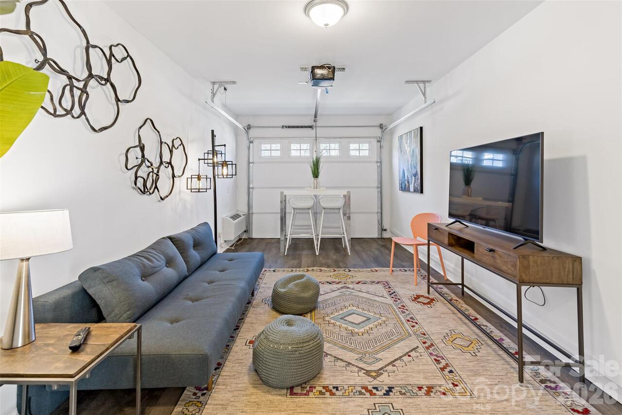Listing Photo 6