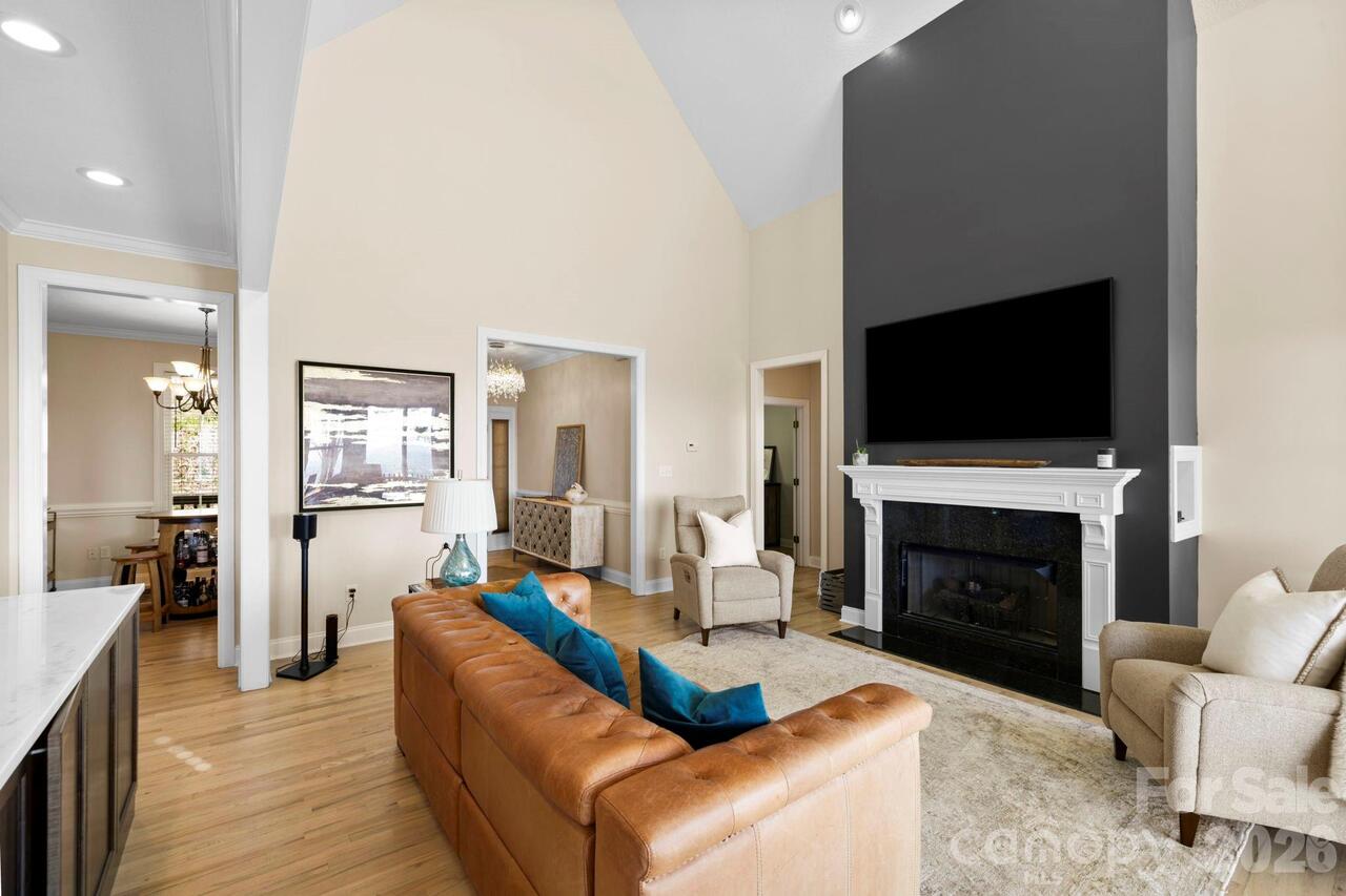 Listing Photo 9