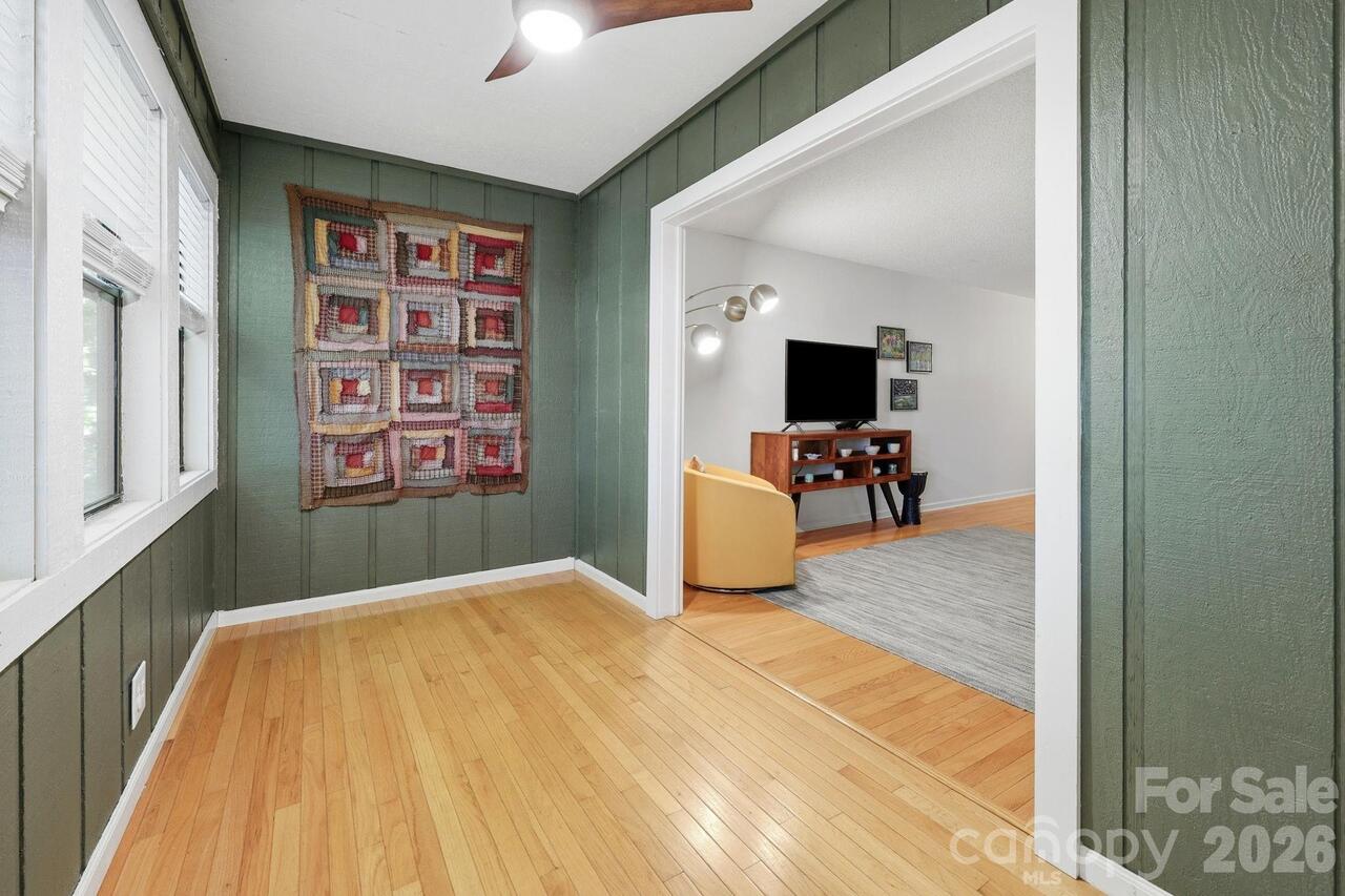 Listing Photo 16