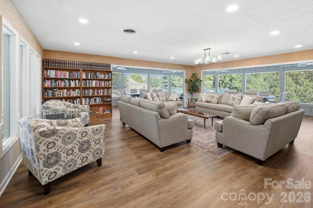 Listing Photo 32