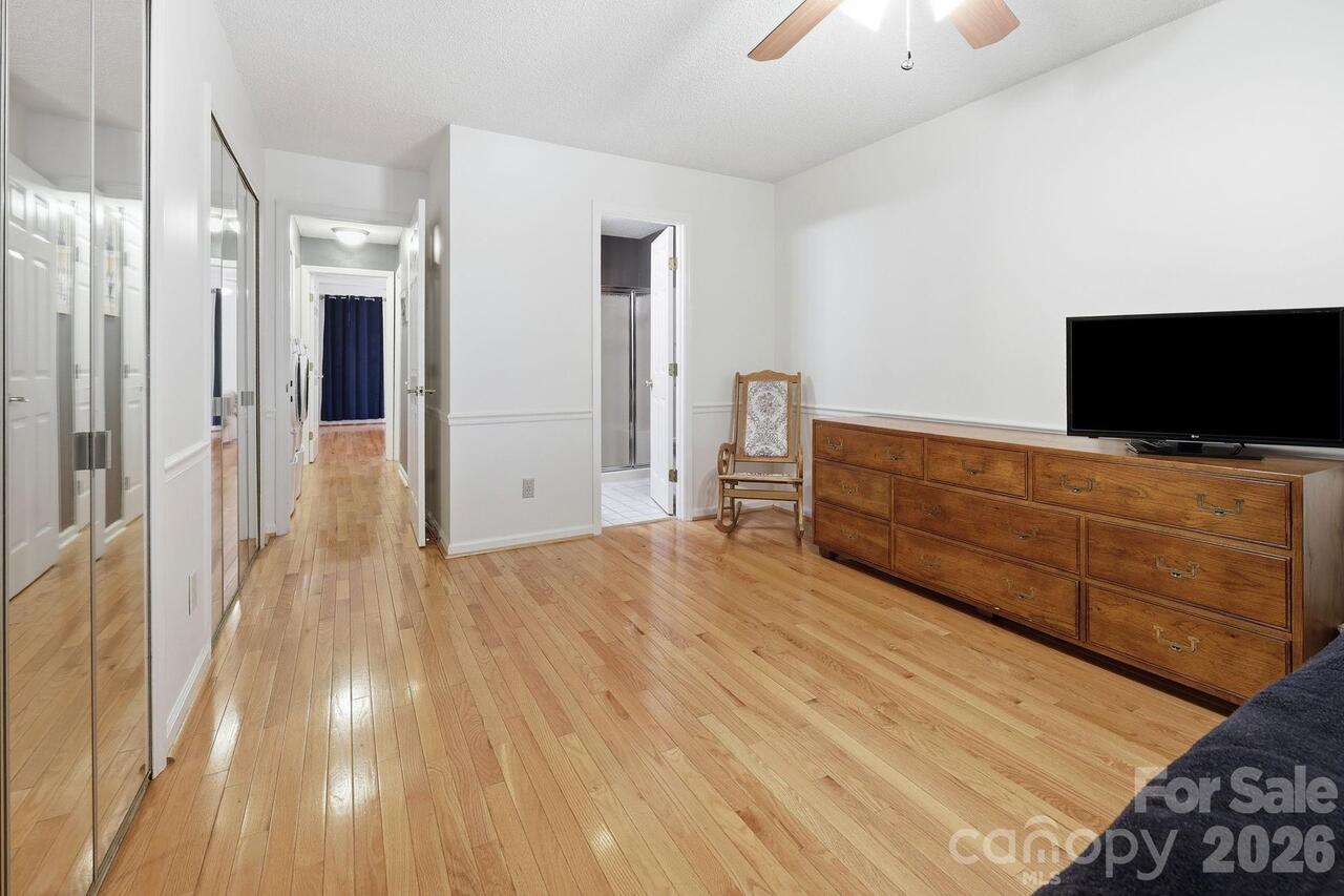 Listing Photo 28