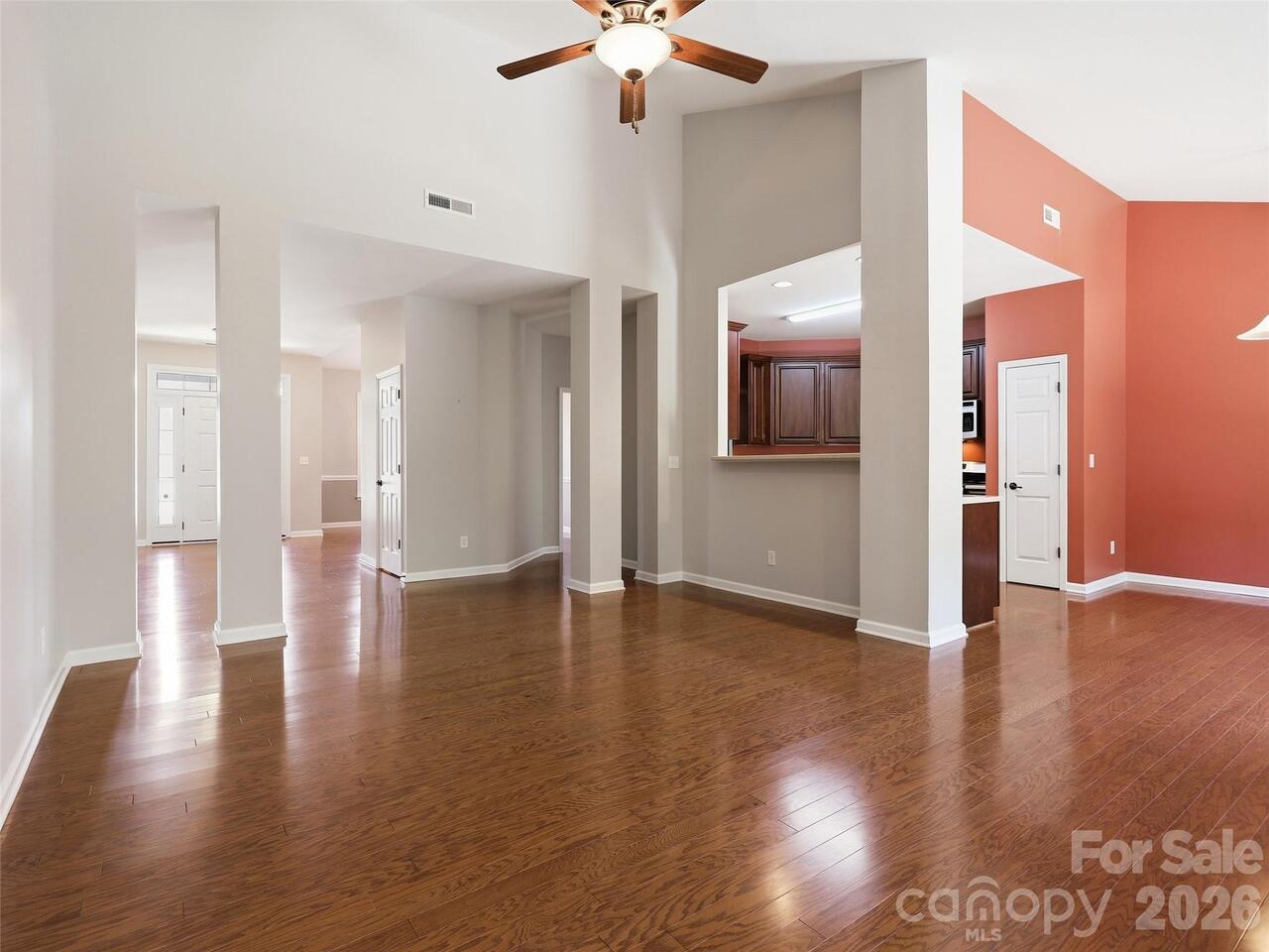 Listing Photo 12