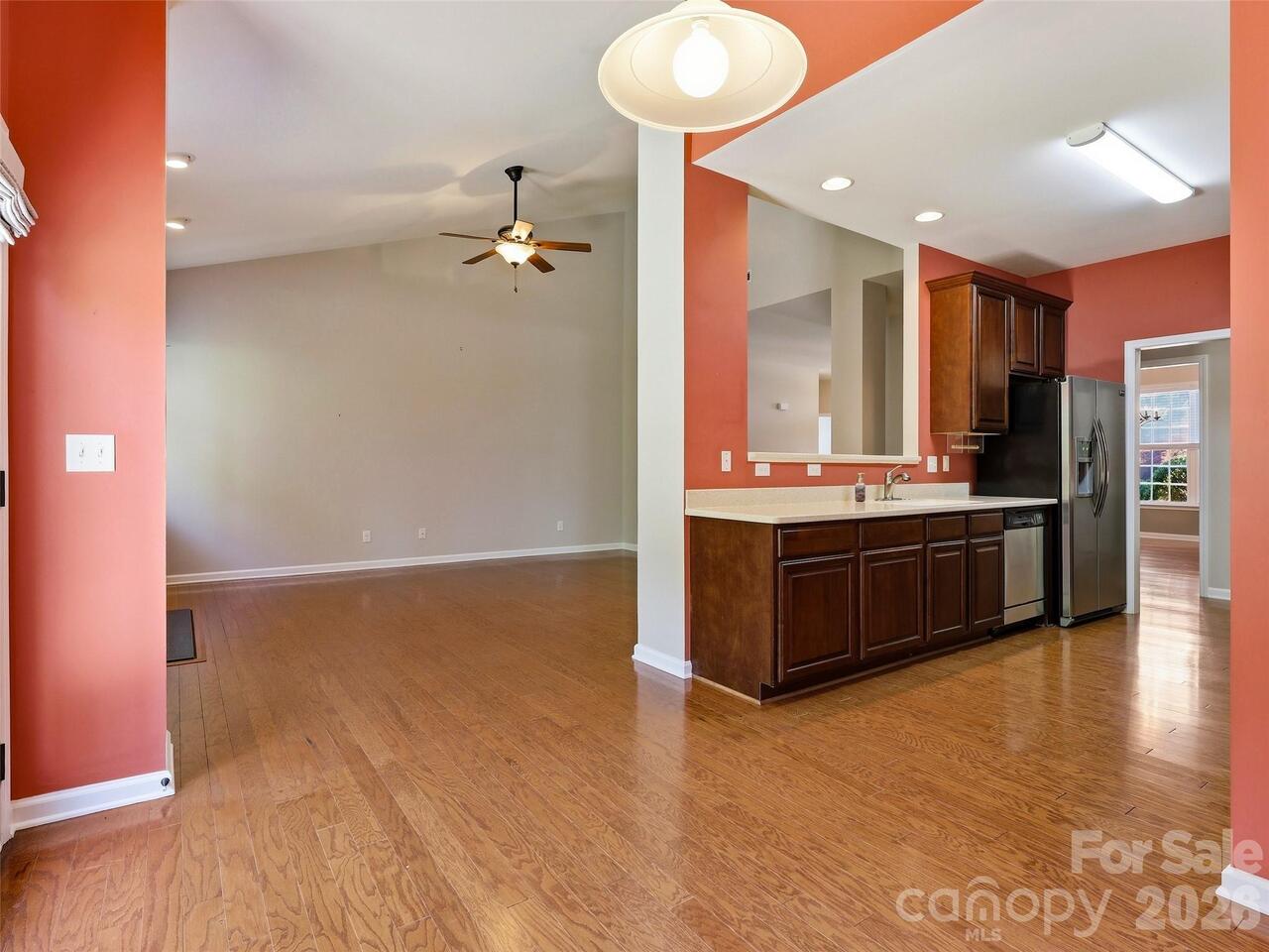 Listing Photo 16