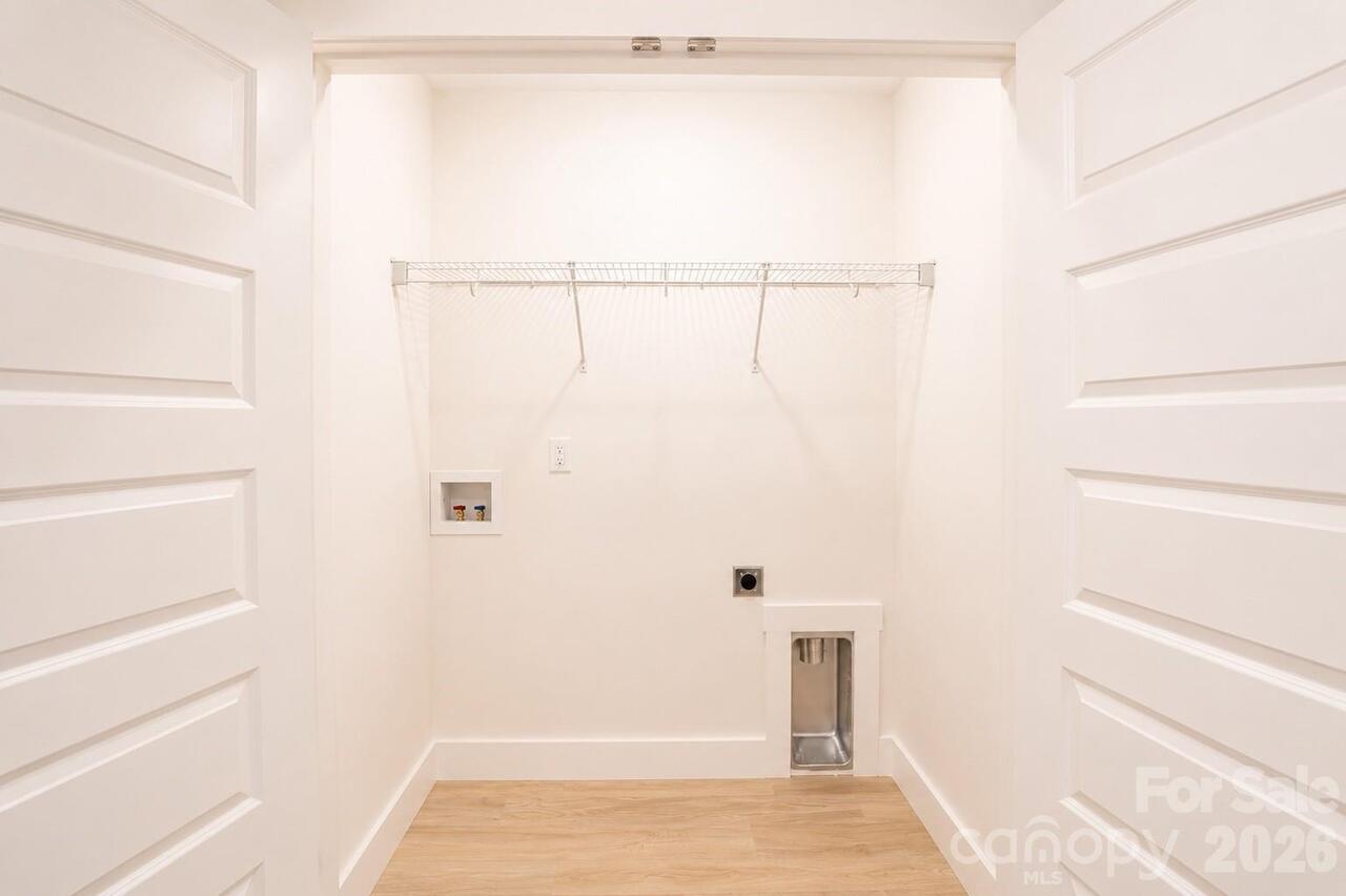 Listing Photo 10