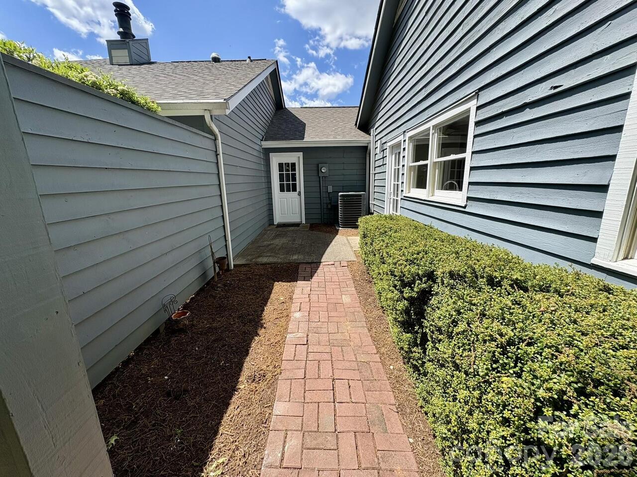Listing Photo 15