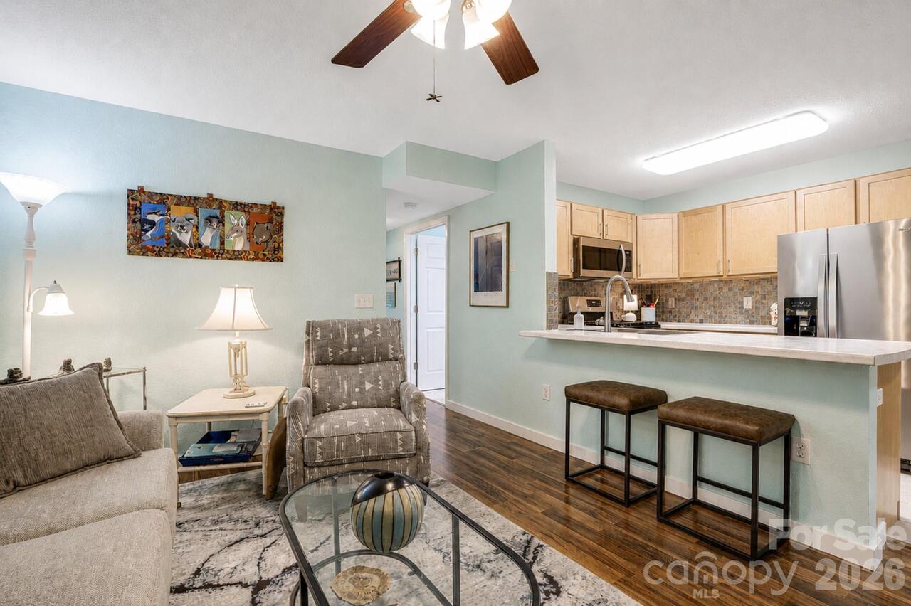 Listing Photo 9