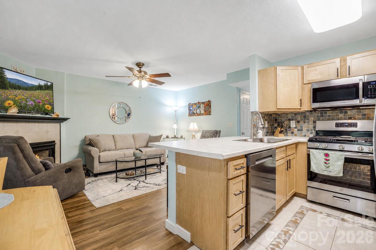 Listing Photo 12