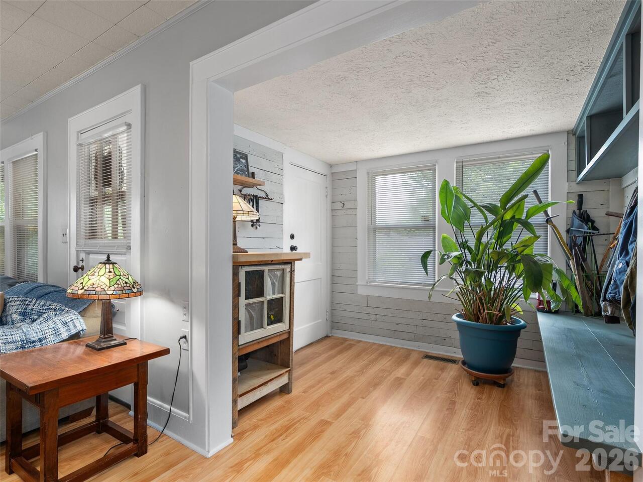 Listing Photo 6