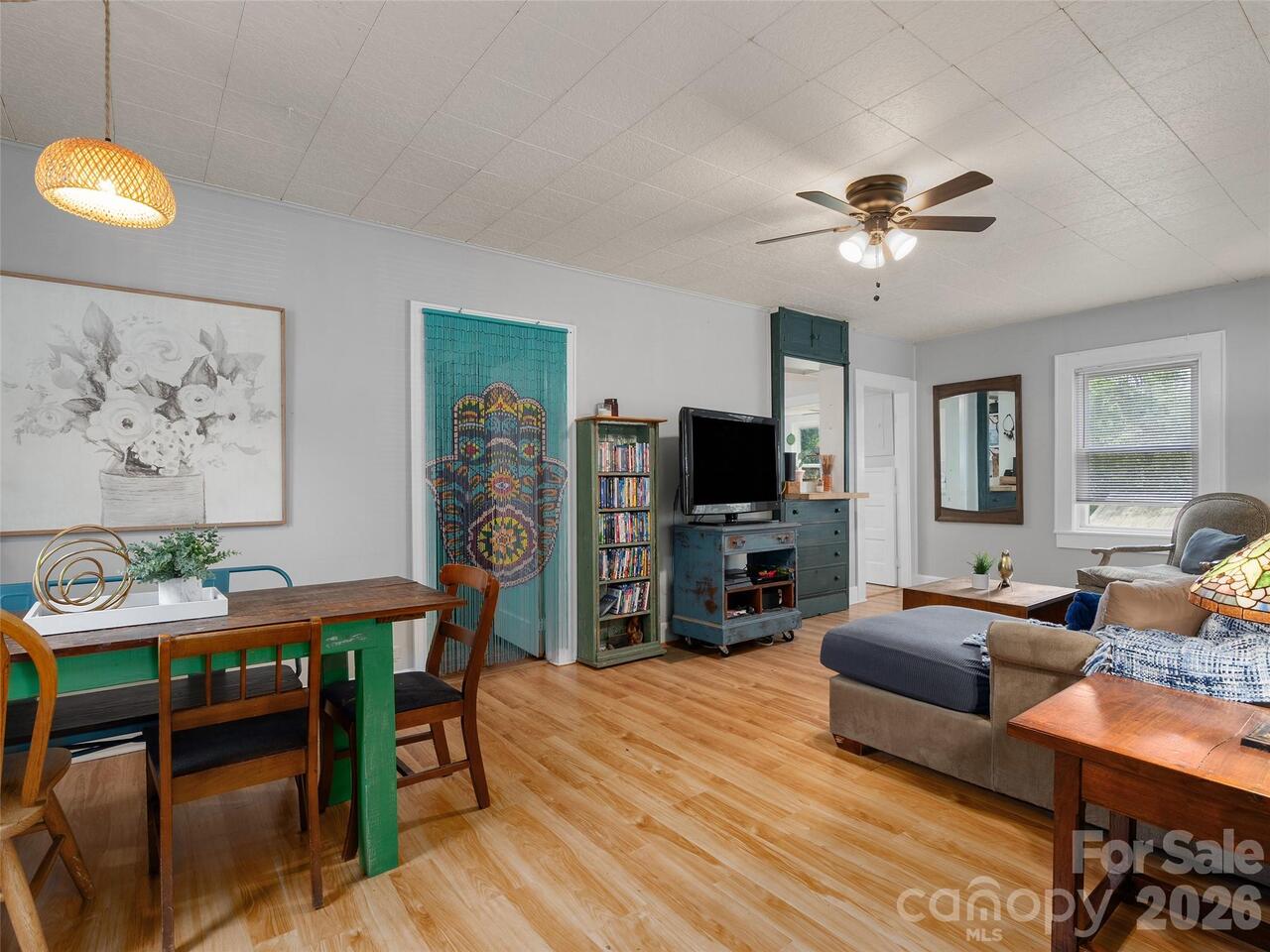 Listing Photo 8