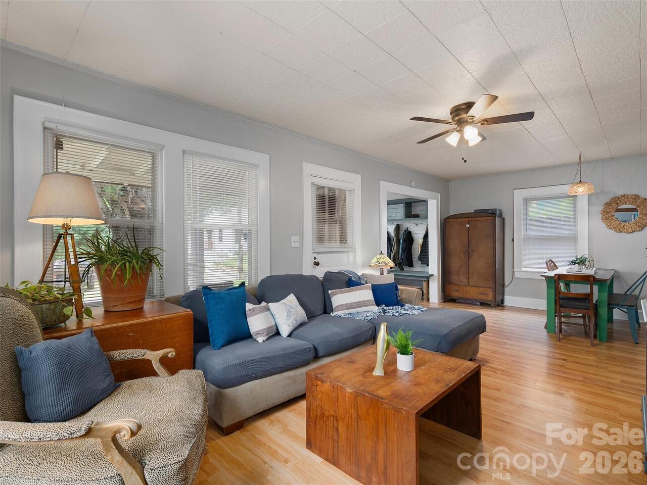 Listing Photo 10