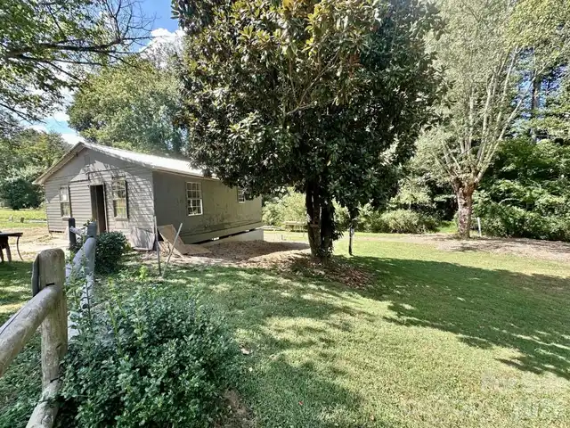 Listing Photo 5