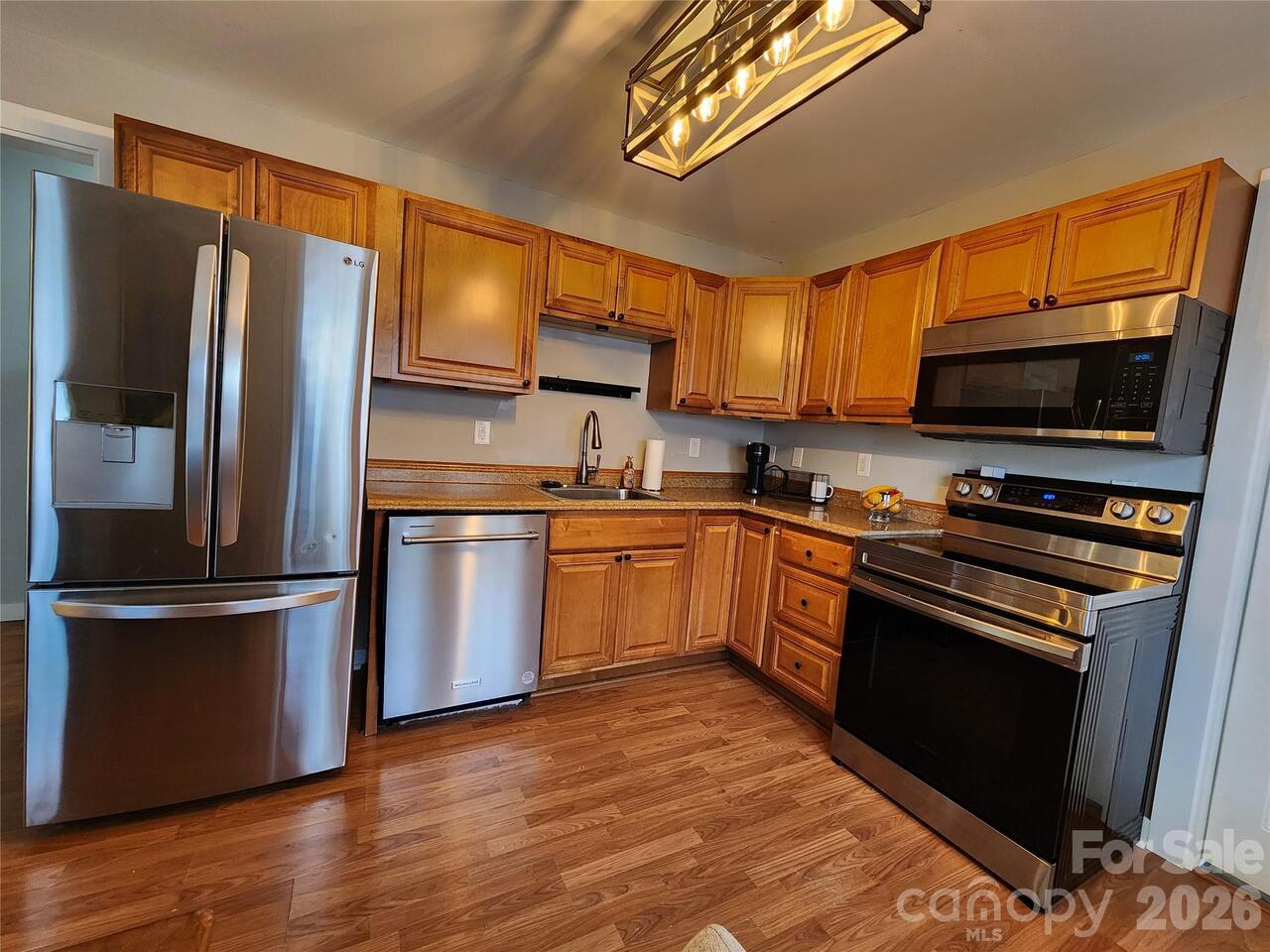 Listing Photo 11