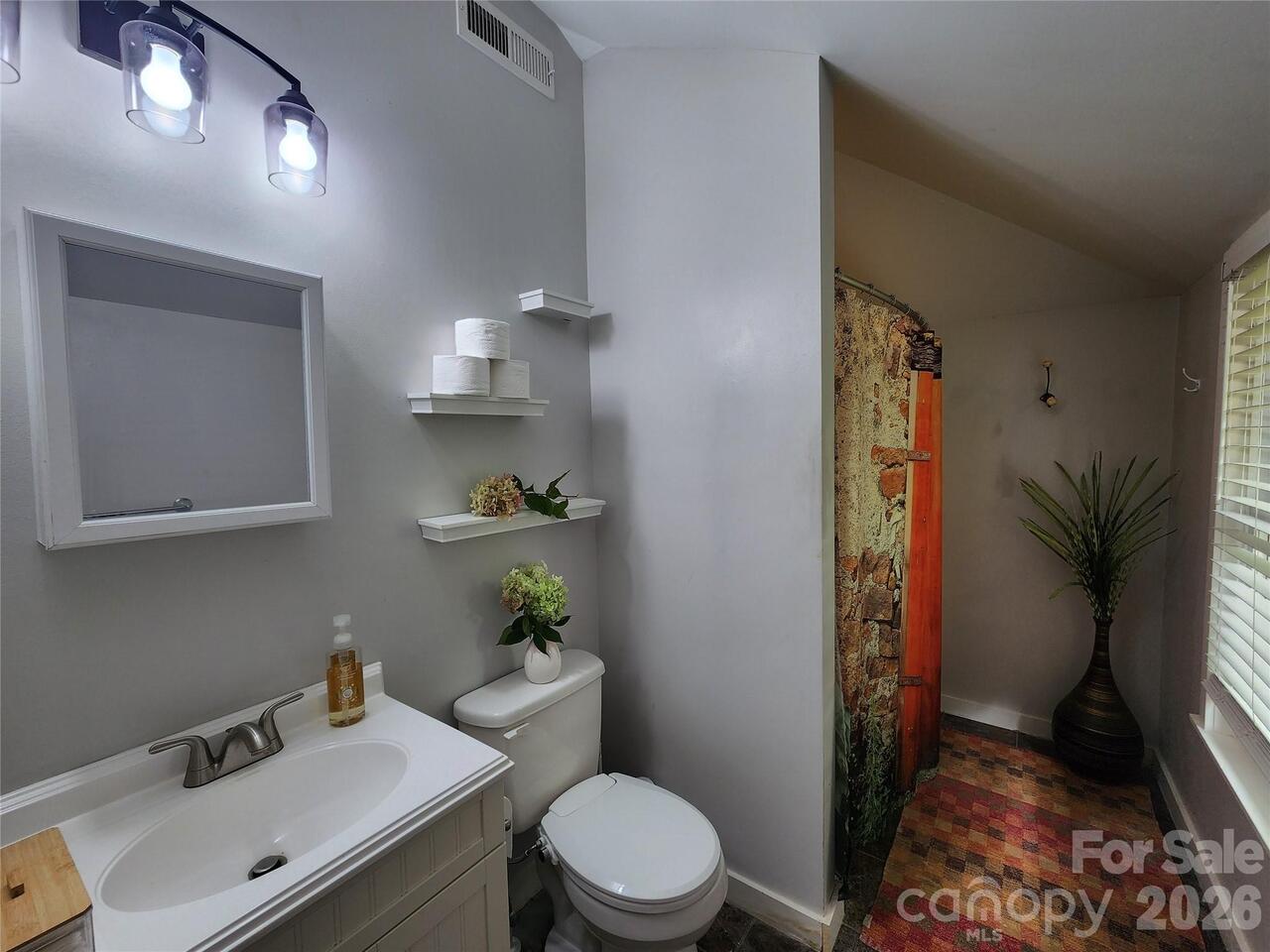 Listing Photo 17