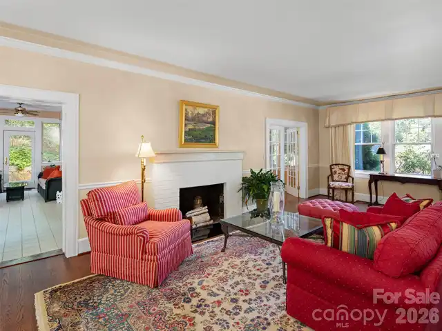 Listing Photo 11