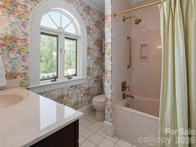 Listing Photo 35