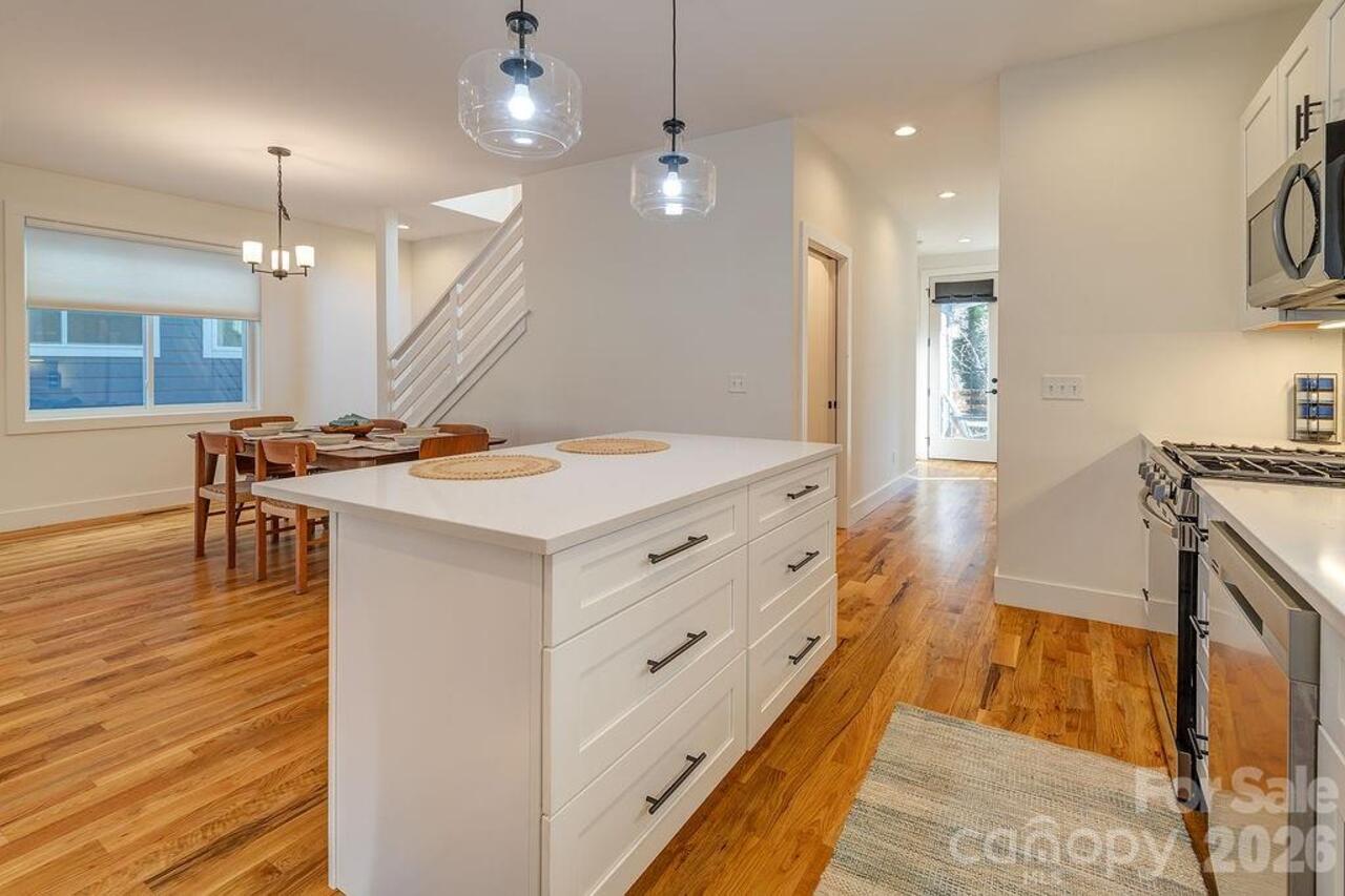 Listing Photo 10
