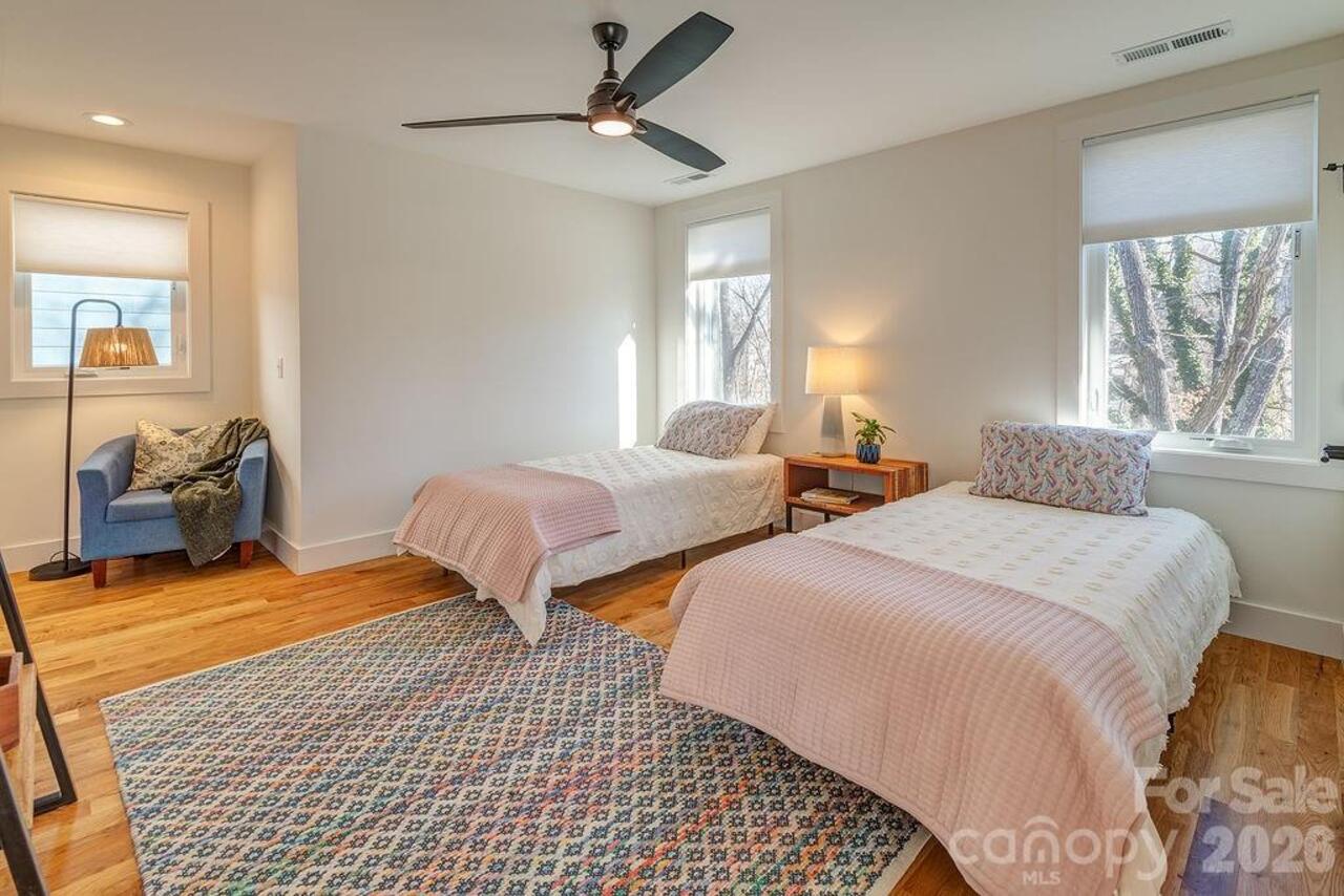 Listing Photo 22