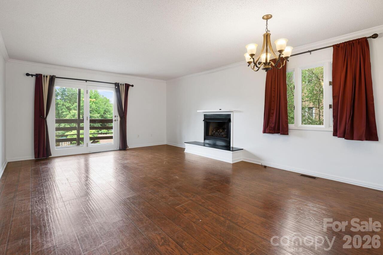 Listing Photo 14