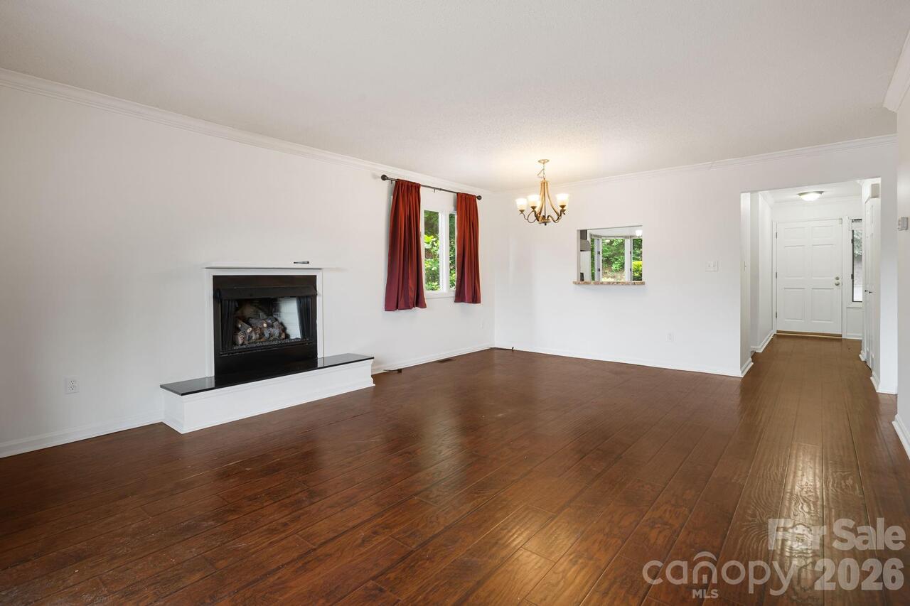Listing Photo 16