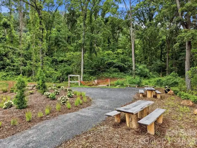 Listing Photo 16