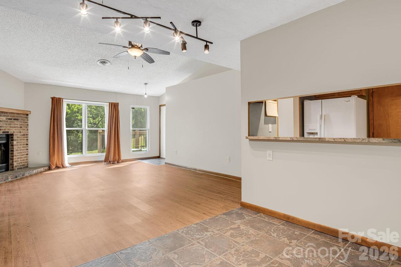 Listing Photo 19