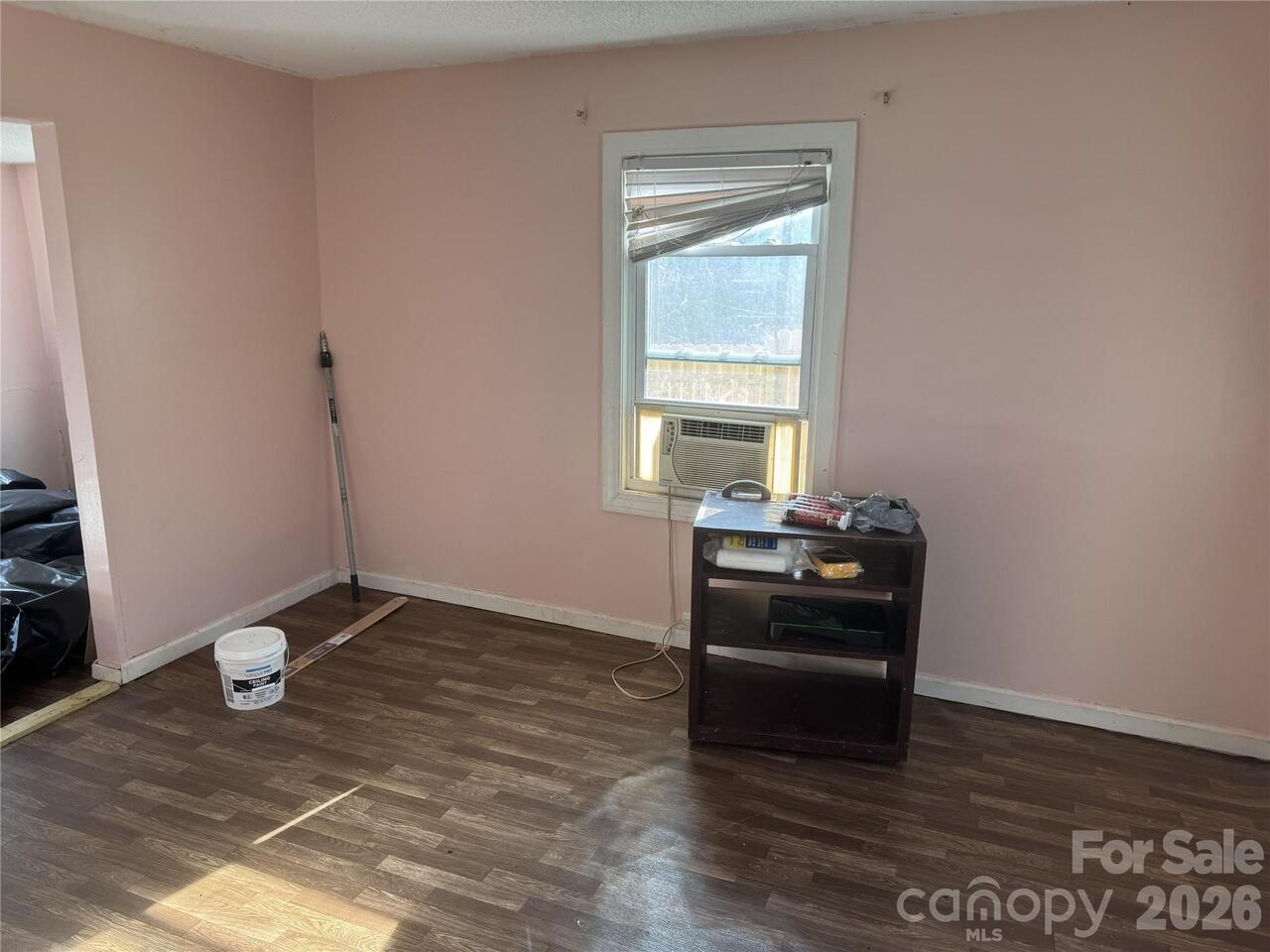 Listing Photo 9