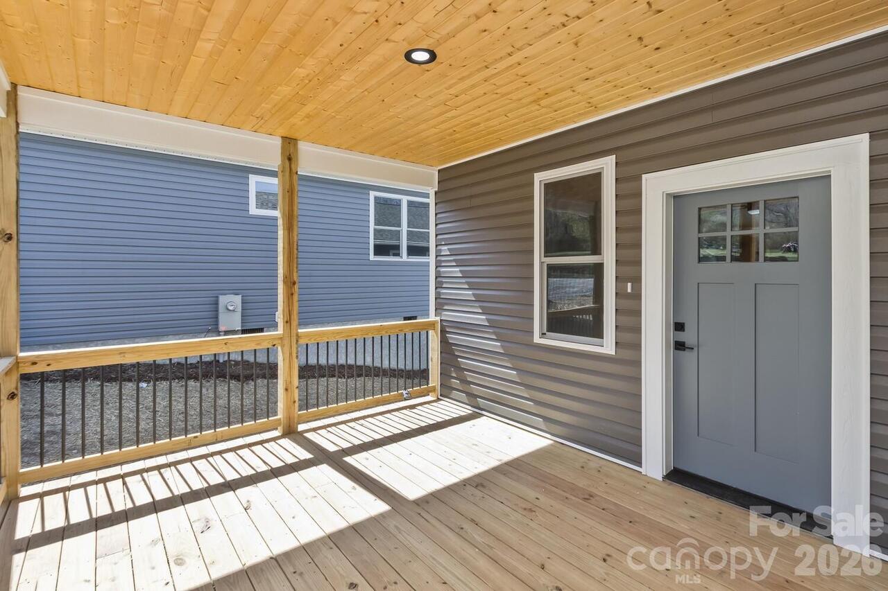 Listing Photo 16