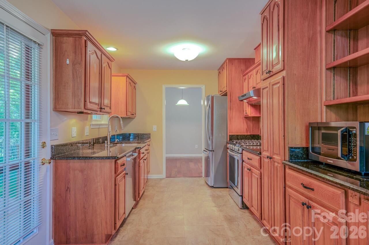 Listing Photo 9