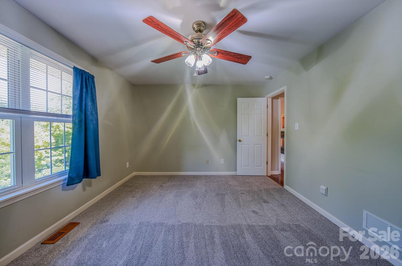 Listing Photo 21