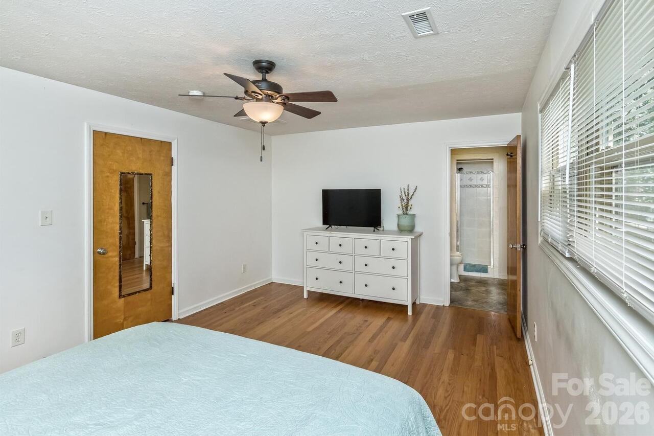 Listing Photo 13