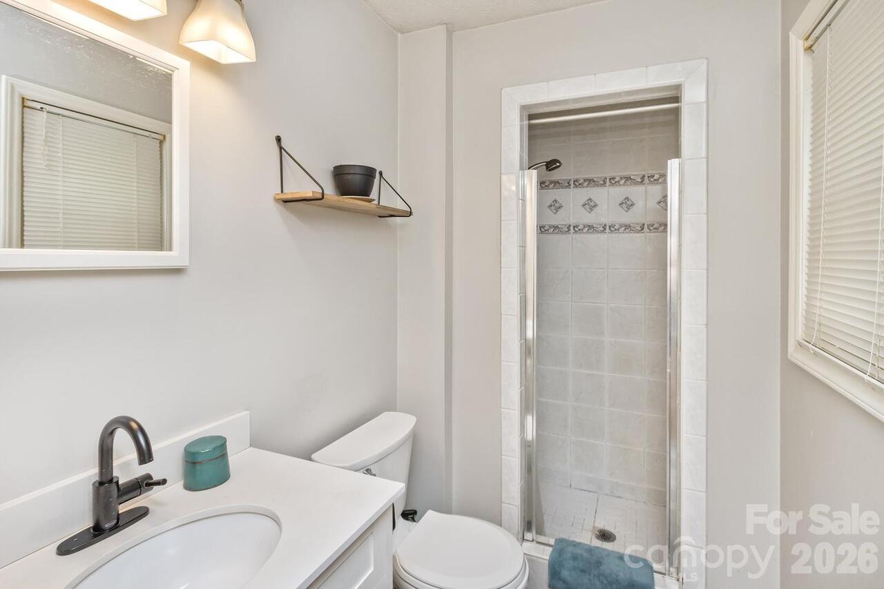 Listing Photo 14